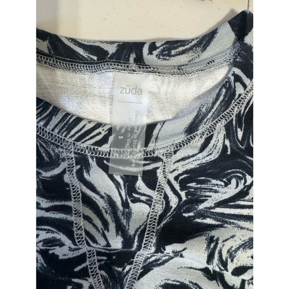 zuda Z-knit Crewneck Pullover | Gray & Black Swirl Pattern Long Sleeve Top | Sm - Picture 5 of 9